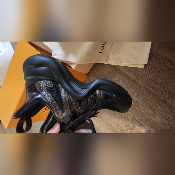 Louis Vuitton Archlight Sneaker, Size 37, Black and Brown - Picture 3 of 13
